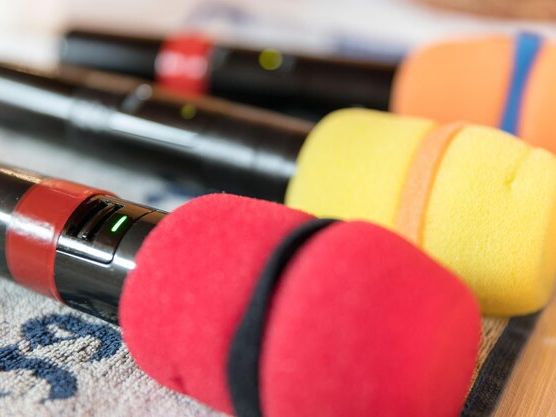 Porównanie mikrofonów laserowych i tradycyjnych urządzeń audio: technologie, zalety i zastosowania
